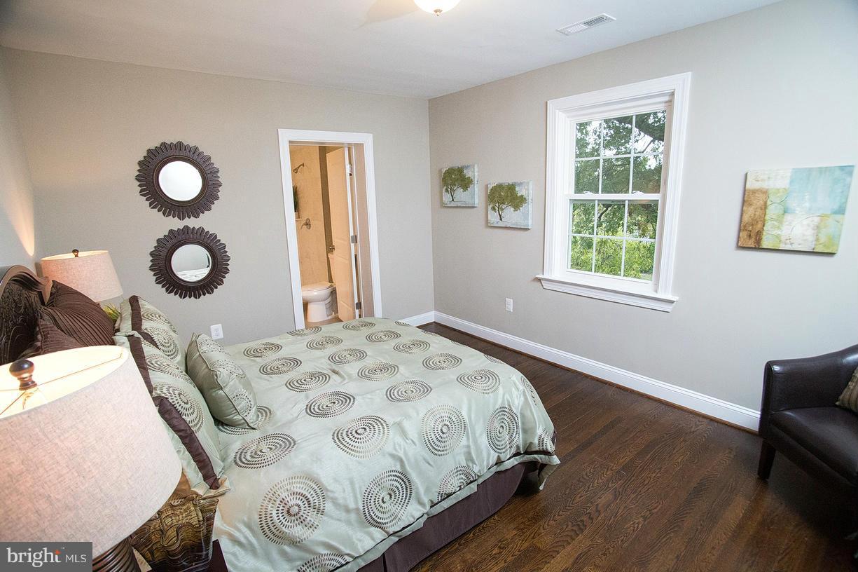 6014 Fort Hunt Road Alexandria, VA 22307 - Photo 15 of 30 Bedroom (Master)