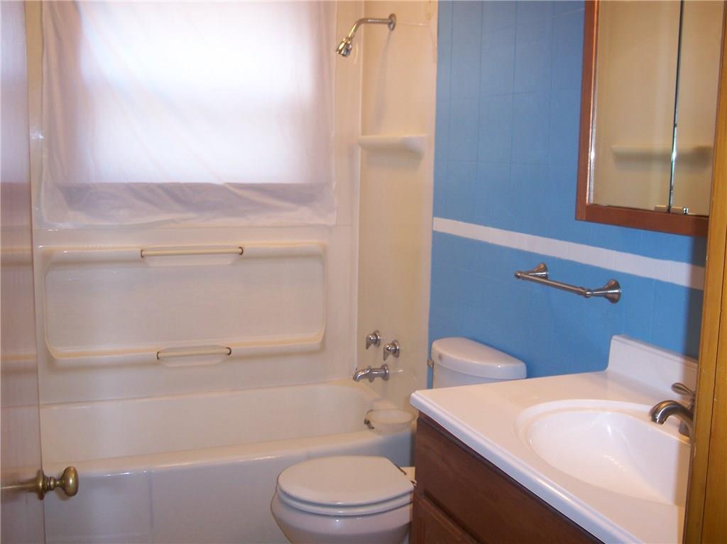 54 State Street Biddeford, ME 04005 - Photo 13 of 25 First floor full bath.
