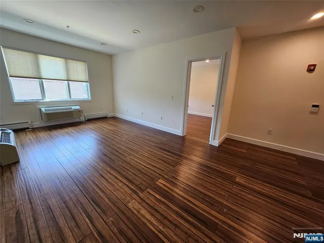 $3,200 | 125 West Central Boulevard, Unit 306, Palisades Park, NJ 07650