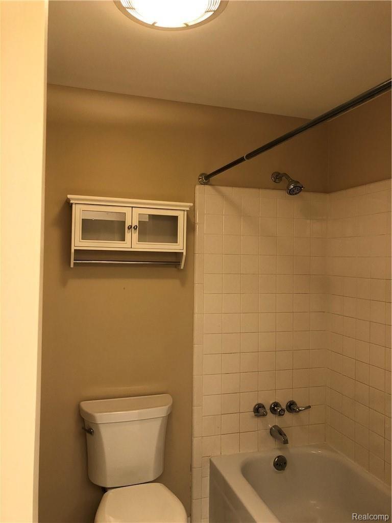 8760 Common Road, Unit 4 Warren, MI 48093 - Photo 15 of 24 Photo Oct 29, 3 13 40 PM.jpg