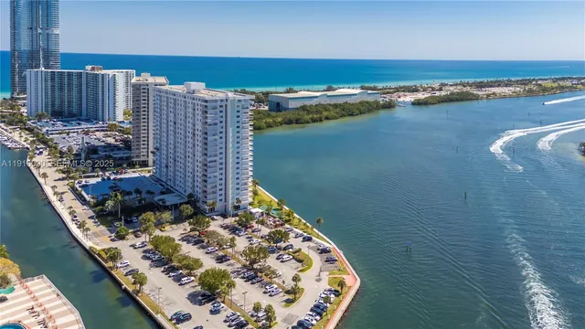 $2,900 | 500 Bayview Drive, Unit 231, Sunny Isles Beach, FL 33160