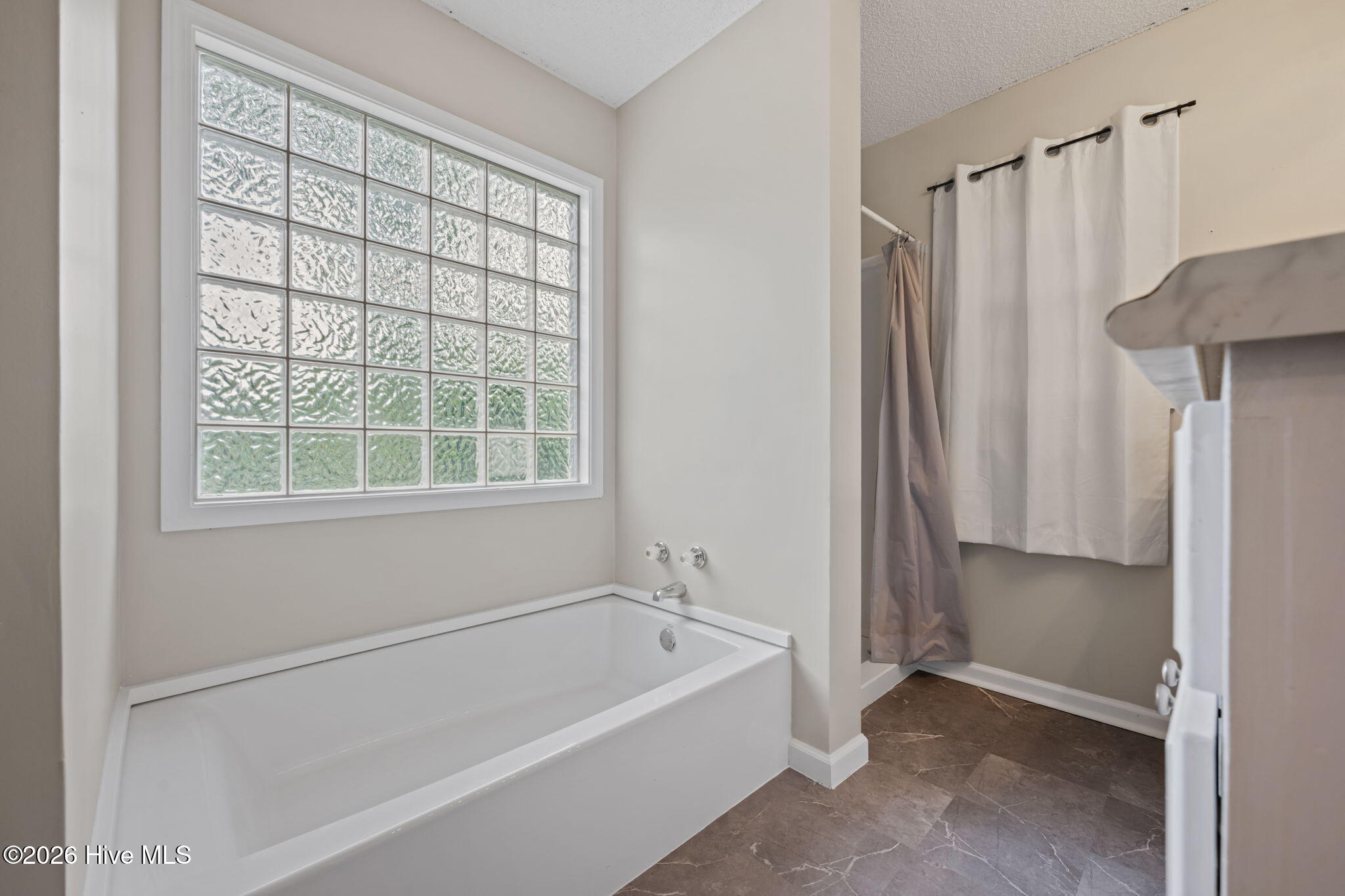 619 Fox Ridge Court Havelock, NC 28532 - Photo 32 of 42 master bath with separate shower and tub