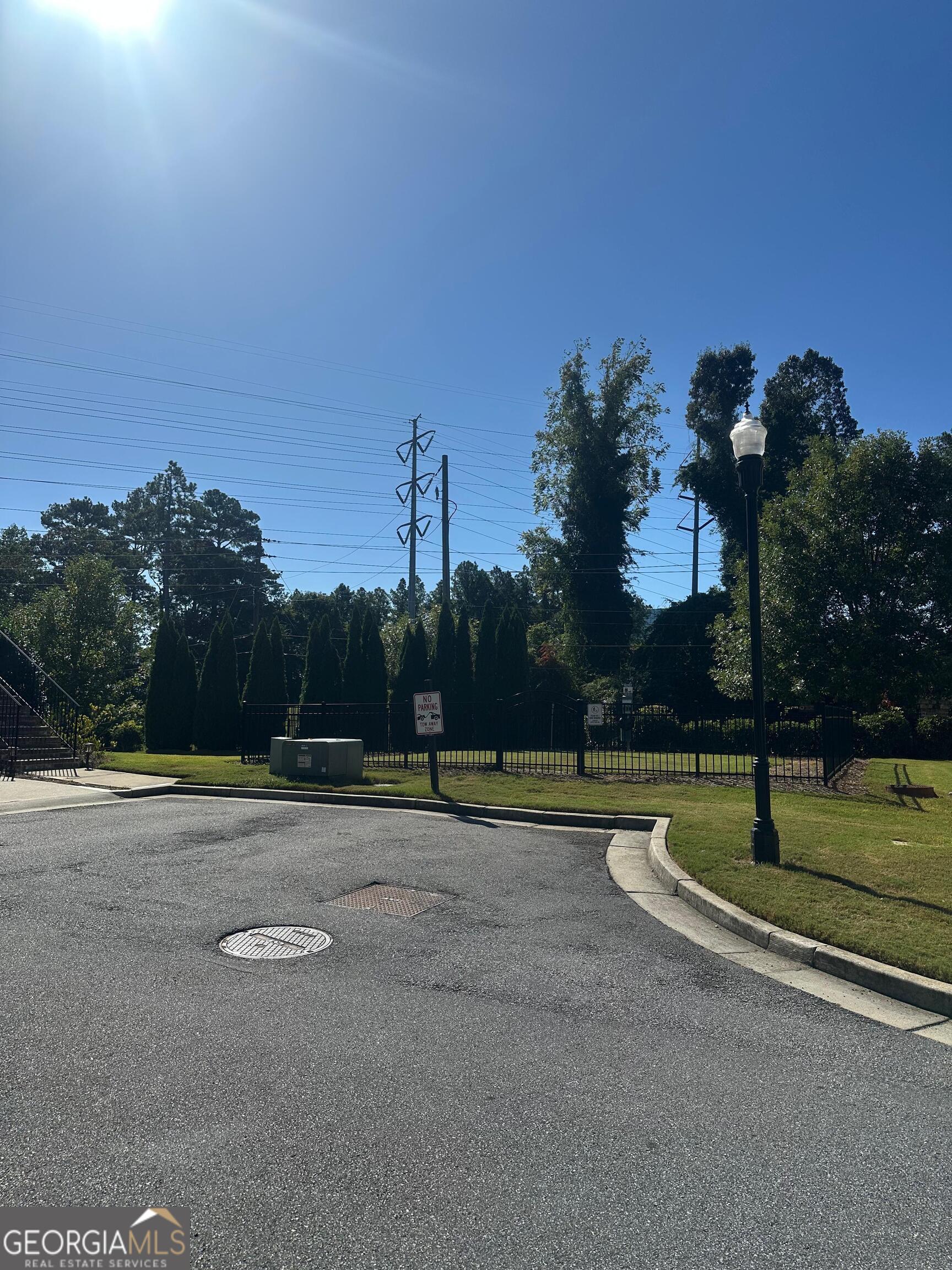 1833 Hislop Lane Chamblee, GA 30345 - Photo 3 of 42