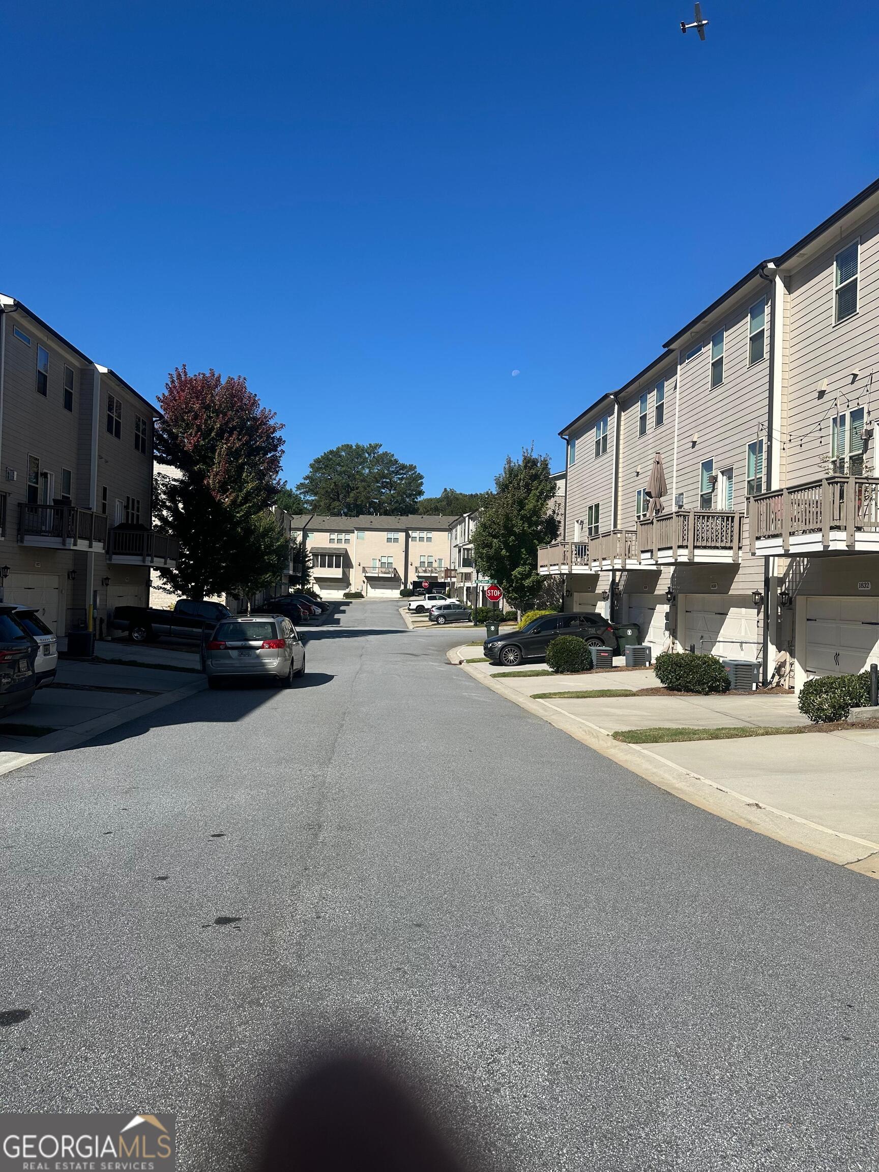 1833 Hislop Lane Chamblee, GA 30345 - Photo 4 of 42