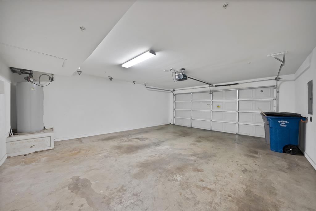 2420 Hugo Street, Unit 3 Dallas, TX 75204 - Photo 23 of 36 a view of a garage