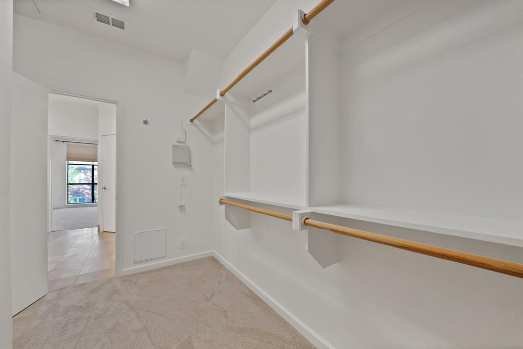 2420 Hugo Street, Unit 3 Dallas, TX 75204 - Photo 28 of 36 a view of small space