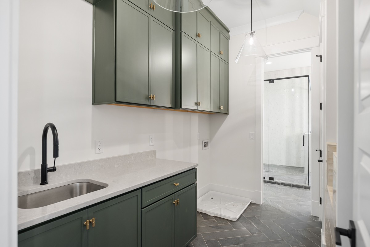 5619 Valley View Road Brentwood, TN 37027 - Photo 32 of 55 a bathroom with a sink and a mirror