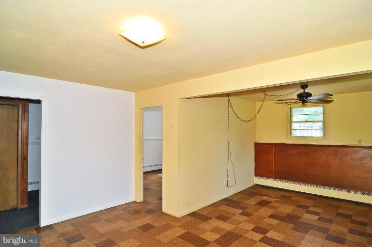 5729 Oakland Road Halethorpe, MD 21227 - Photo 11 of 18 a view of an empty room
