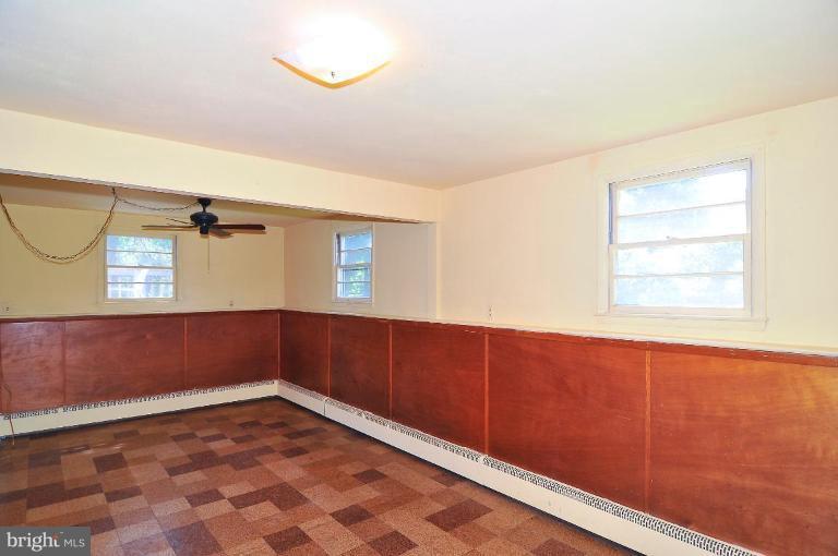 5729 Oakland Road Halethorpe, MD 21227 - Photo 15 of 18 a view of an empty room and window