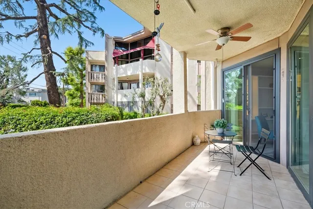 $695,000 | 5216 Yarmouth Avenue, Unit 106, Encino, CA 91316
