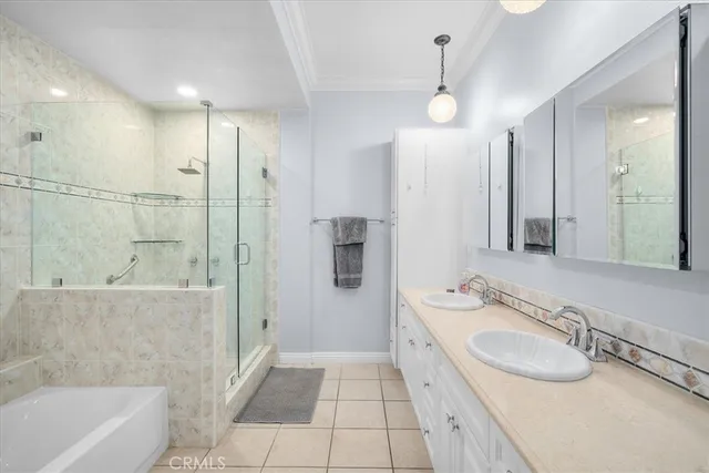 $695,000 | 5216 Yarmouth Avenue, Unit 106, Encino, CA 91316