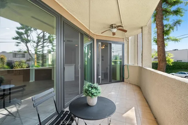$695,000 | 5216 Yarmouth Avenue, Unit 106, Encino, CA 91316