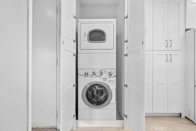 $695,000 | 5216 Yarmouth Avenue, Unit 106, Encino, CA 91316