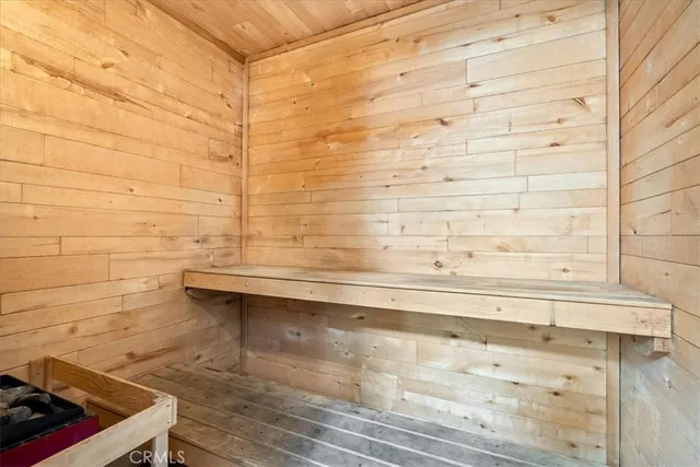 $695,000 | 5216 Yarmouth Avenue, Unit 106, Encino, CA 91316