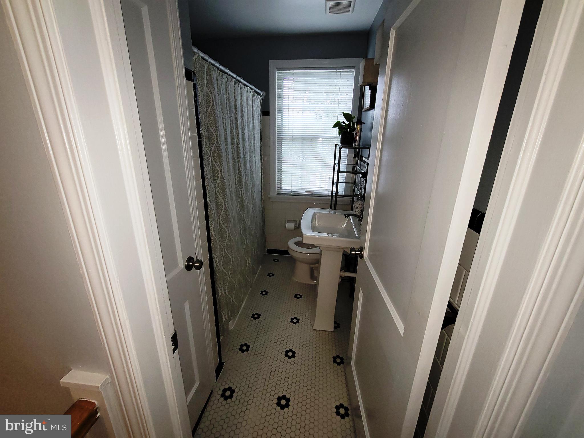 8138 Glen Gary Road Towson, MD 21286 - Photo 31 of 40