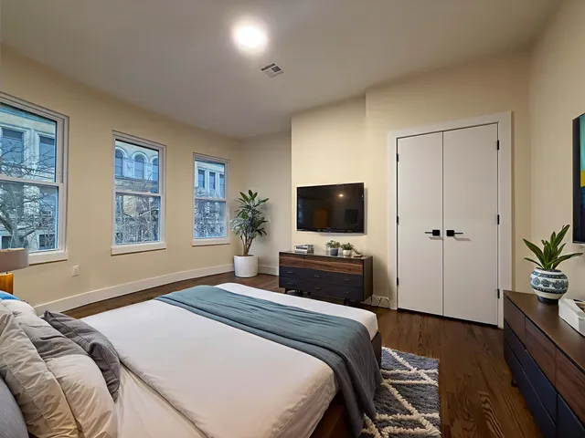 $3,200 | 165 Danforth Avenue, Unit 3, Jersey City, NJ 07305