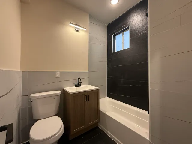 $3,200 | 165 Danforth Avenue, Unit 3, Jersey City, NJ 07305