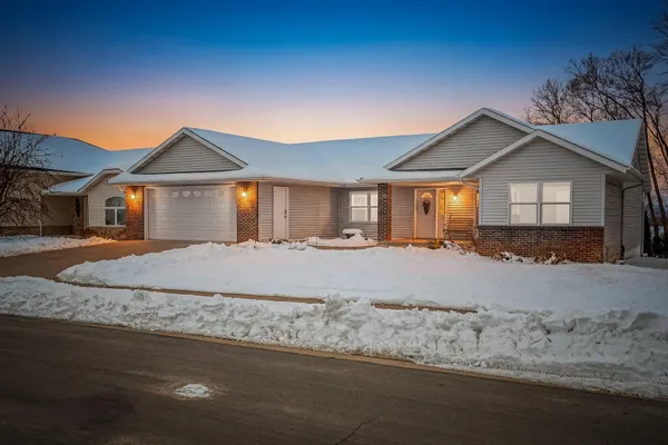 $424,900 | 4301 Mariah Drive North, La Crosse, WI 54601