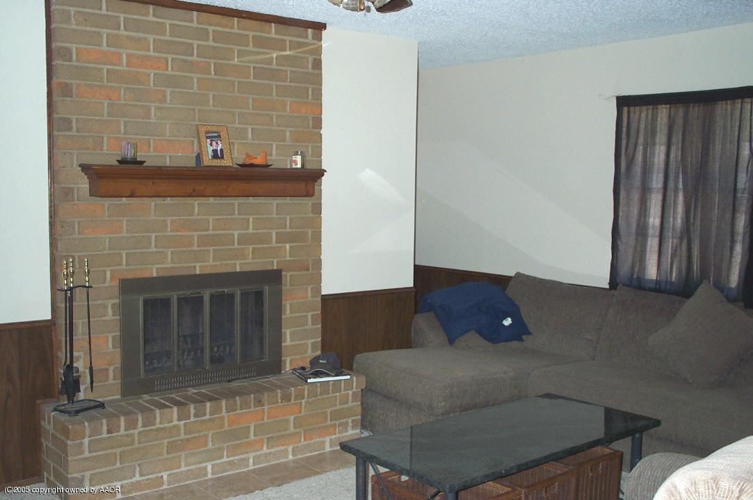 5206 Susan Drive Amarillo, TX 79110 - Photo 4 of 7 Living Room (3) fireplace