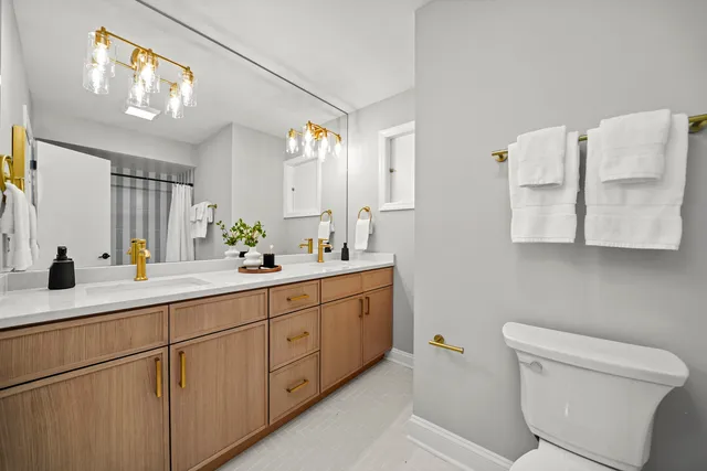 $1,100,000 | 524 Forest Hill Road, Lake Forest, IL 60045