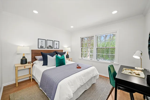 $1,100,000 | 524 Forest Hill Road, Lake Forest, IL 60045