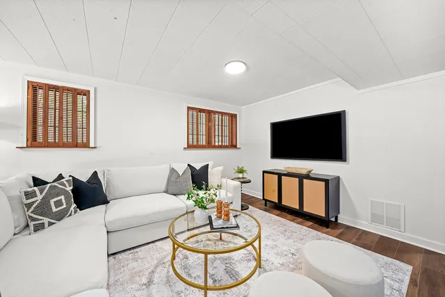 $1,100,000 | 524 Forest Hill Road, Lake Forest, IL 60045