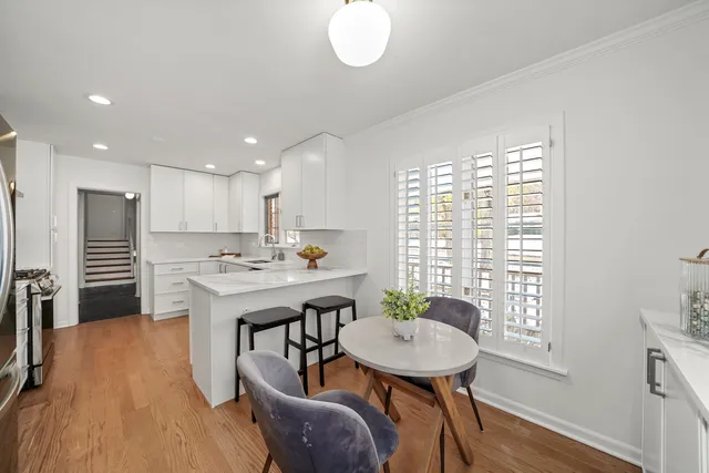 $1,100,000 | 524 Forest Hill Road, Lake Forest, IL 60045