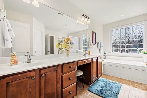 $650,000 | 9927 Nicole Lane, Charlotte, NC 28269