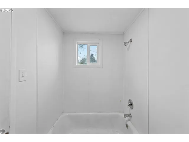 $335,000 | 1392 North 8th Street, Coos Bay, OR 97420