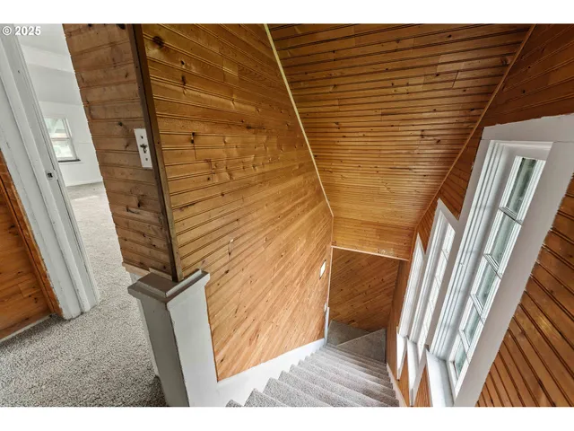 $335,000 | 1392 North 8th Street, Coos Bay, OR 97420