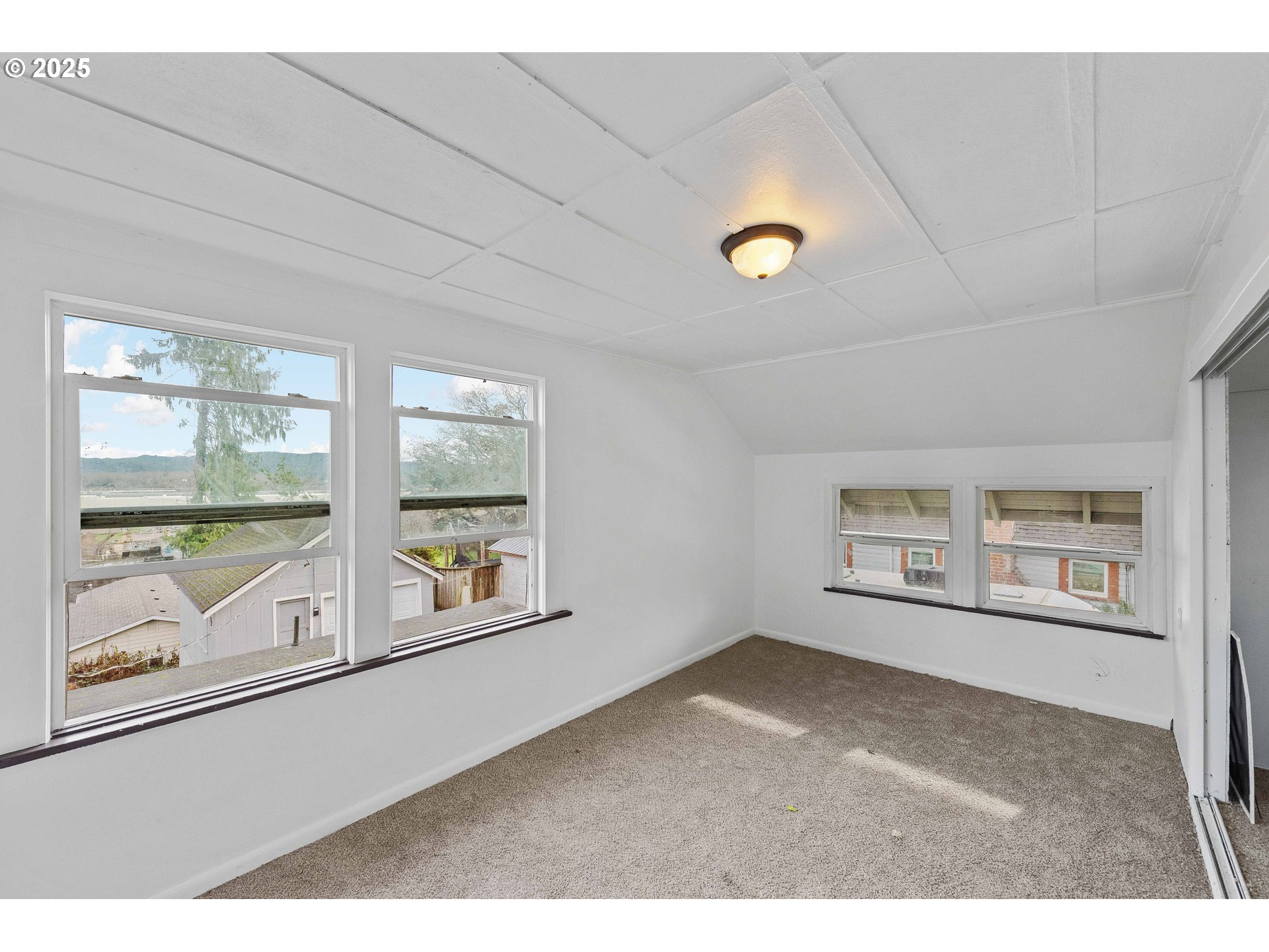 1392 North 8th Street Coos Bay, OR 97420 - Photo 19 of 36