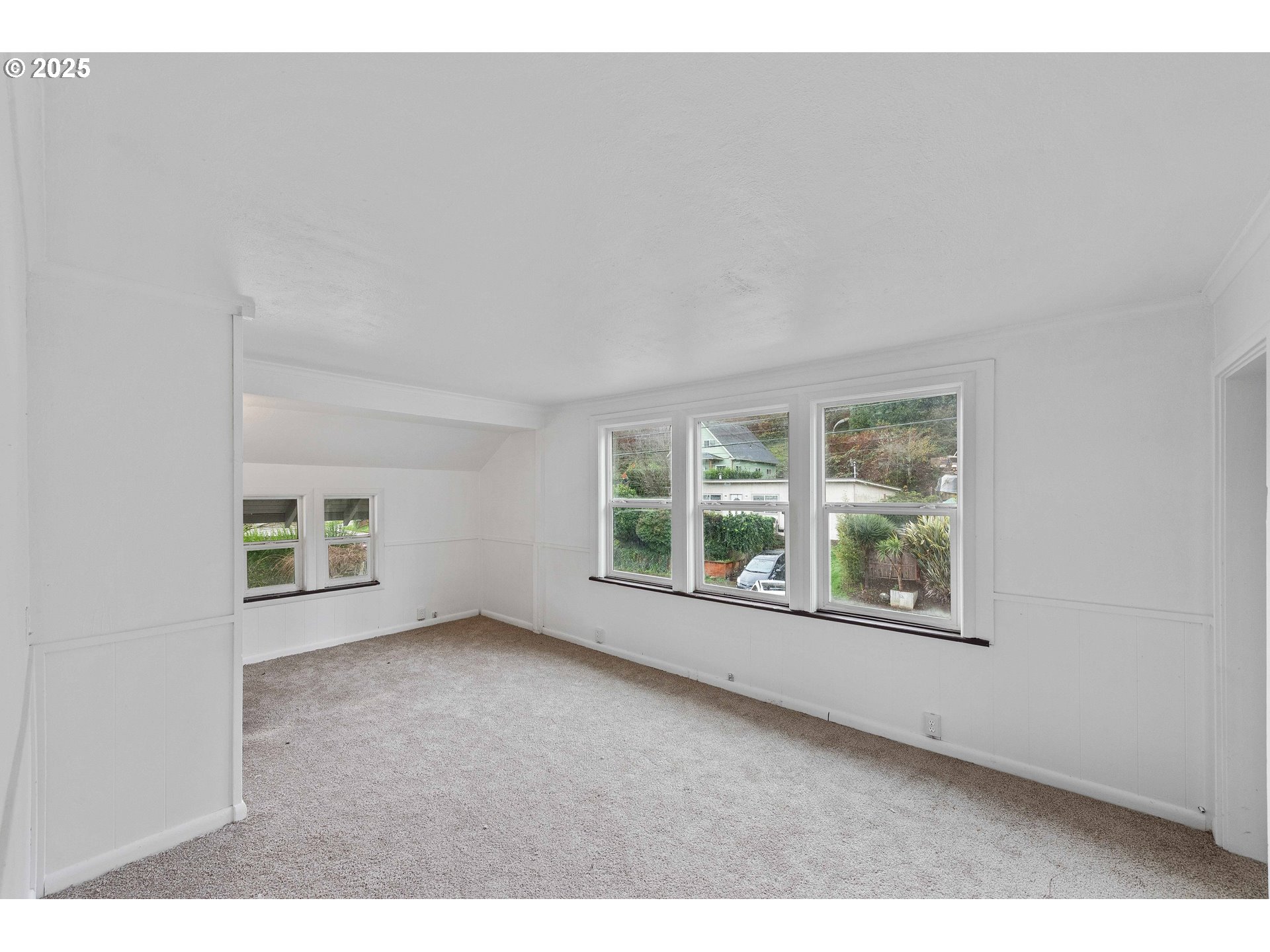 1392 North 8th Street Coos Bay, OR 97420 - Photo 20 of 36