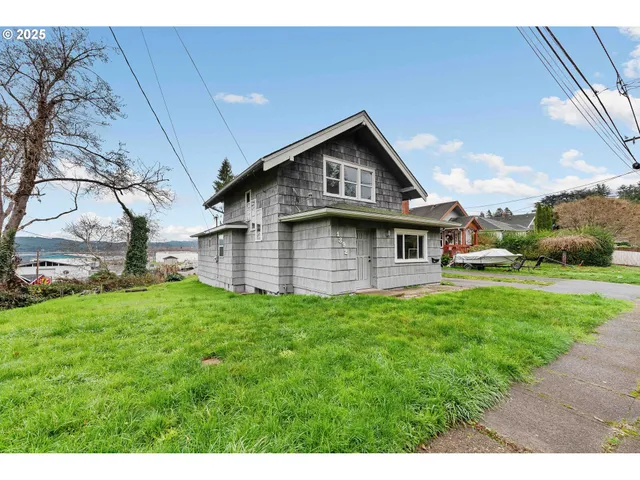 $335,000 | 1392 North 8th Street, Coos Bay, OR 97420