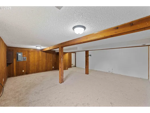 $335,000 | 1392 North 8th Street, Coos Bay, OR 97420