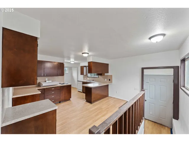 $335,000 | 1392 North 8th Street, Coos Bay, OR 97420