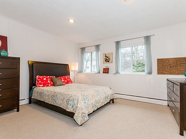 98 Risley Road Brookline, MA 02467 - Photo 18 of 28 Gallery Image 18