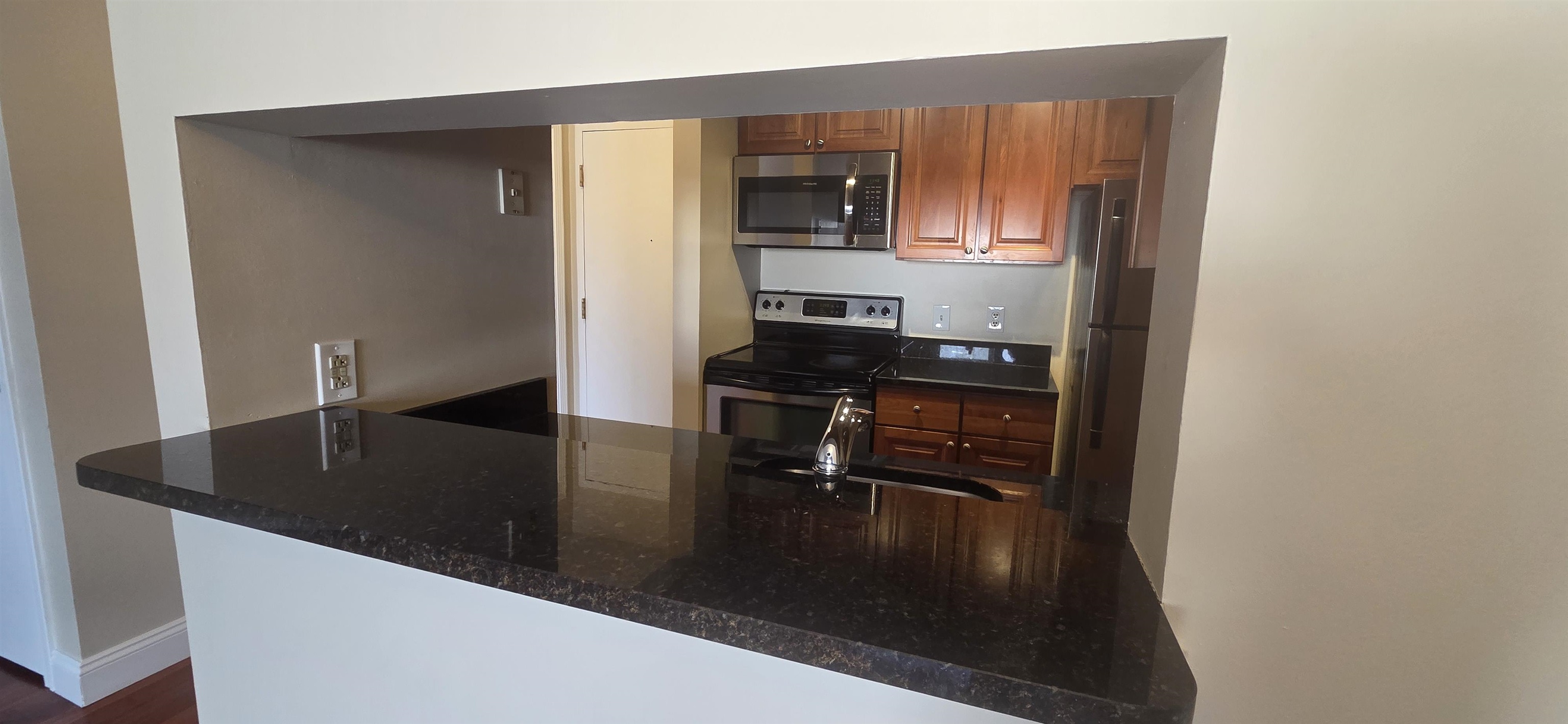 232 Eastern Avenue, Unit 304 Manchester, NH 03104 - Photo 4 of 12