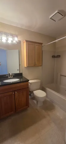 $1,550 | 232 Eastern Avenue, Unit 304, Manchester, NH 03104