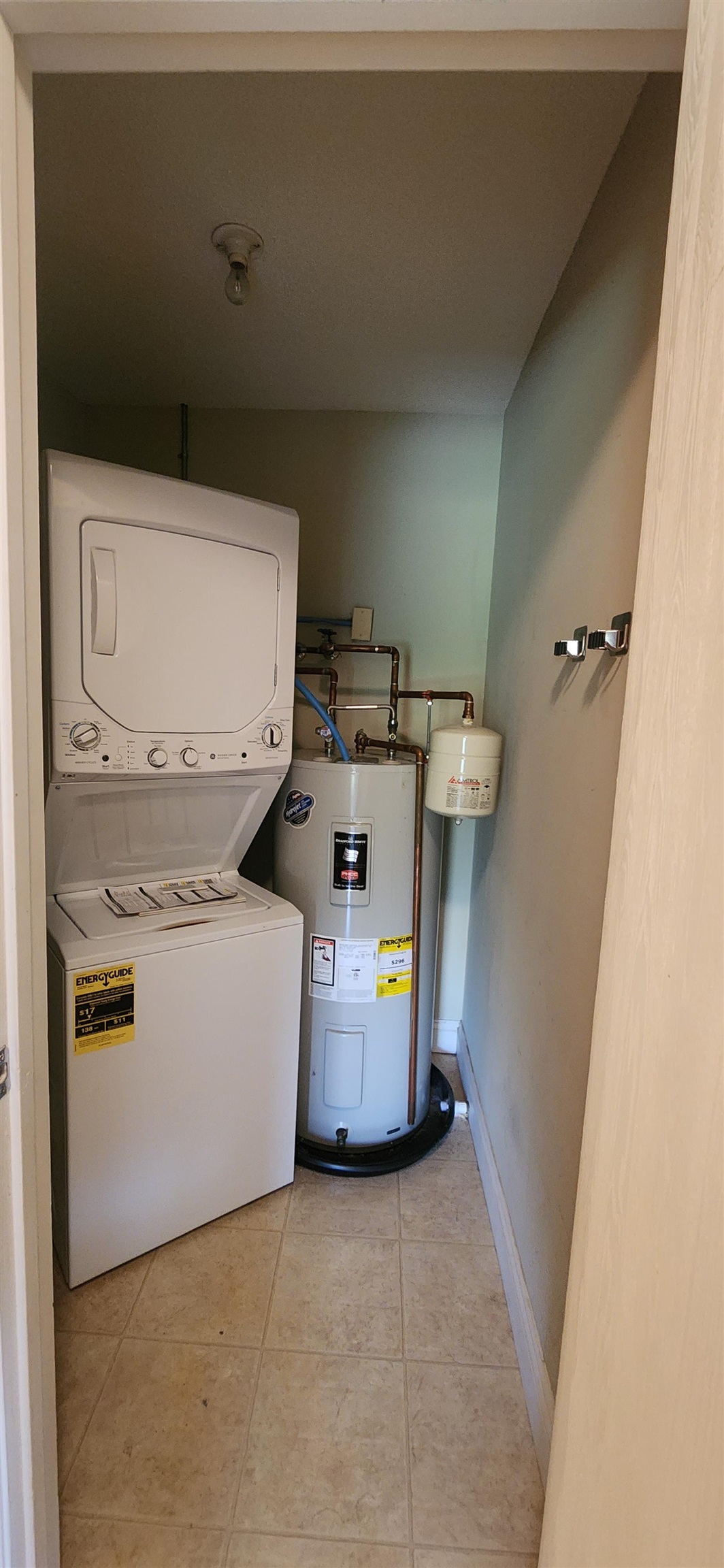 232 Eastern Avenue, Unit 304 Manchester, NH 03104 - Photo 9 of 12