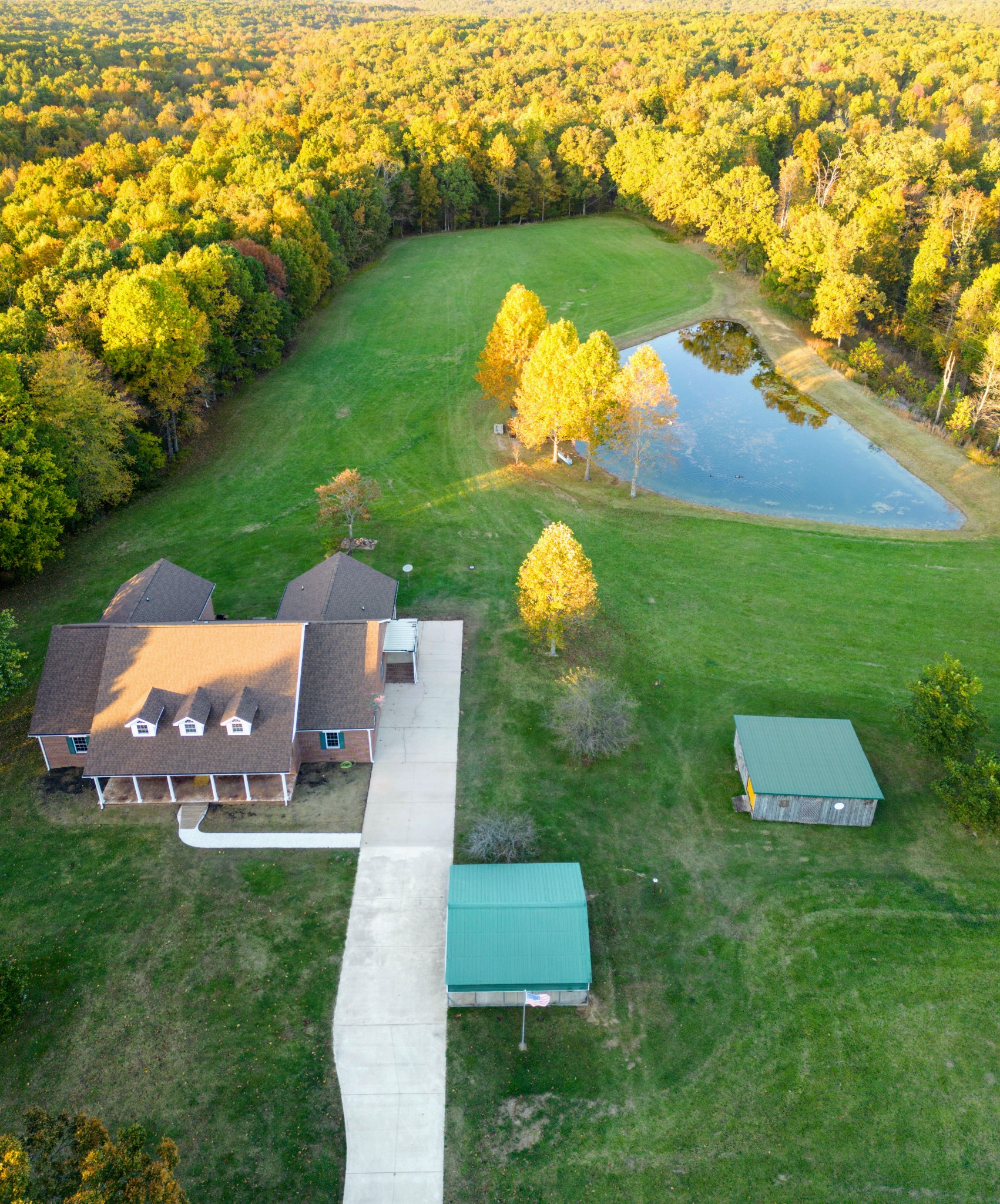 220 Old Highway 18 Tennessee Ridge, TN 37178 - Photo 1 of 45 Gallery Image 1