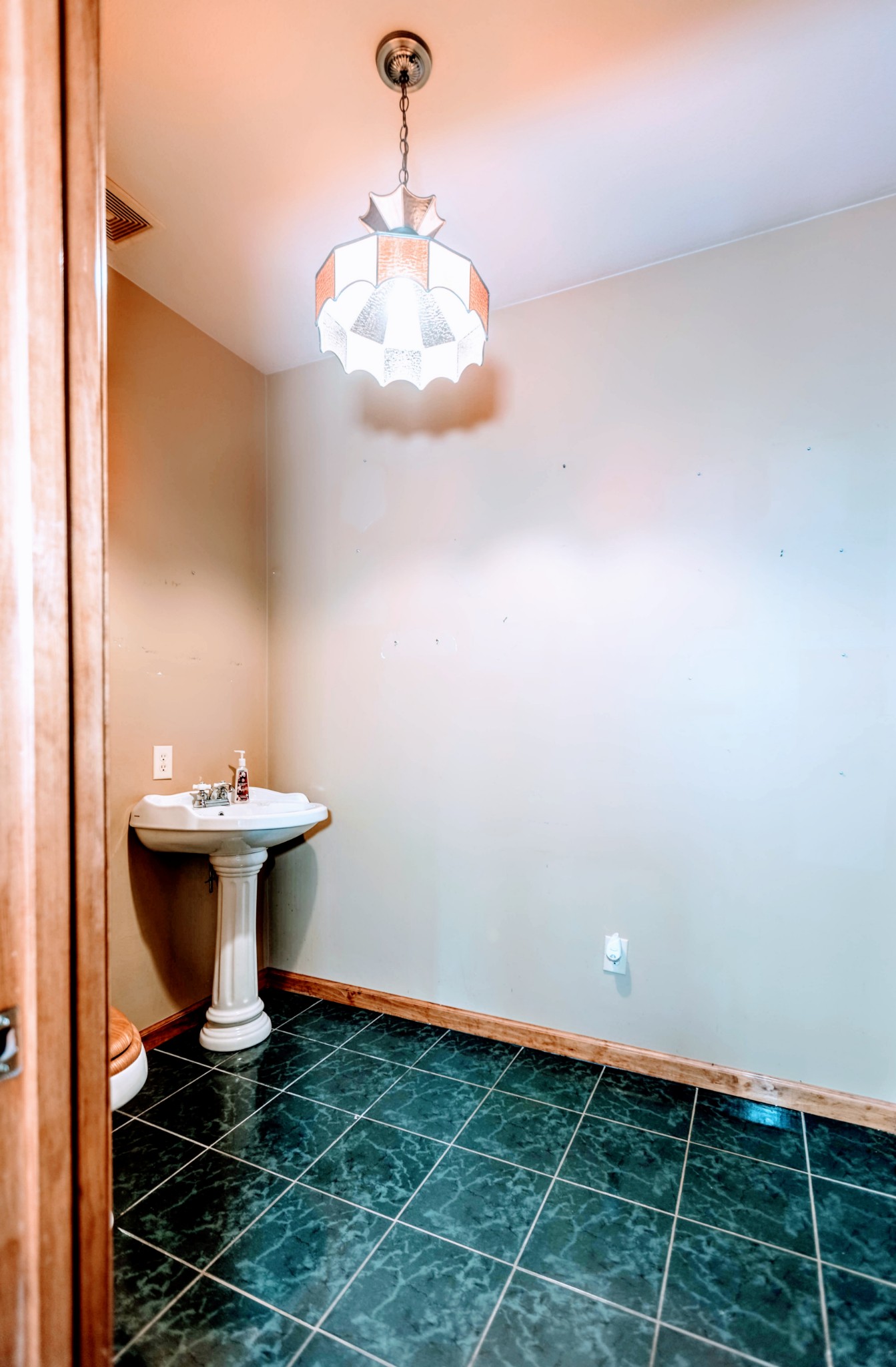 220 Old Highway 18 Tennessee Ridge, TN 37178 - Photo 21 of 45 Gallery Image 21
