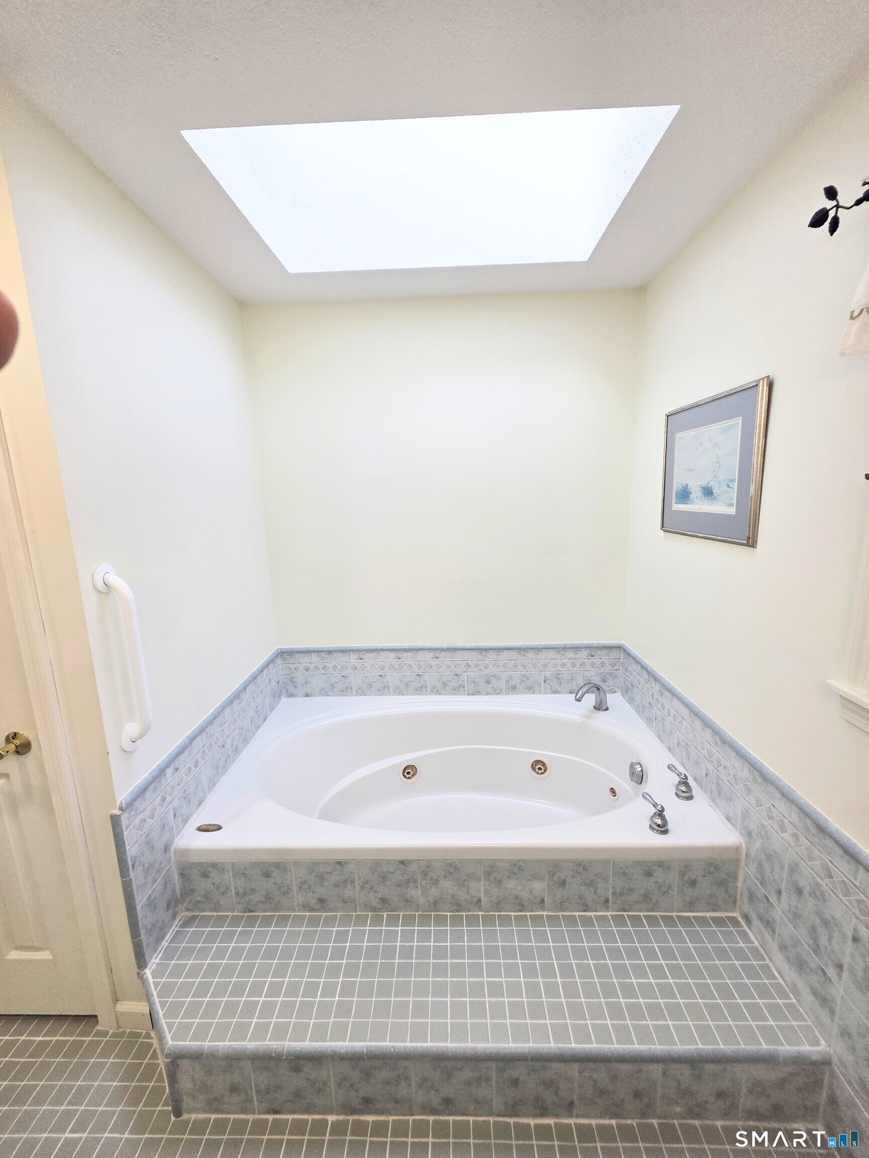 44 Steele Street New Britain, CT 06052 - Photo 17 of 27 a bathroom with a bathtub