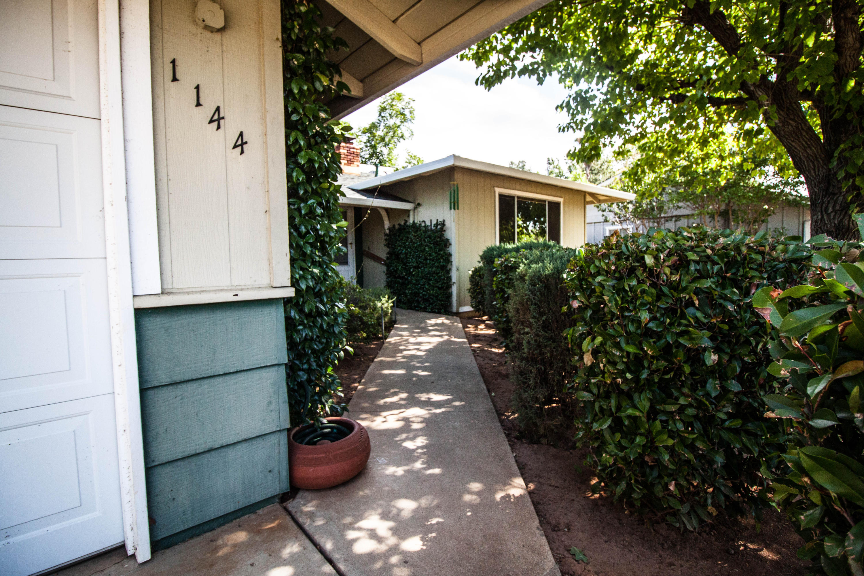 1144 Denton Way Redding, CA 96002 - Photo 3 of 18 Front
