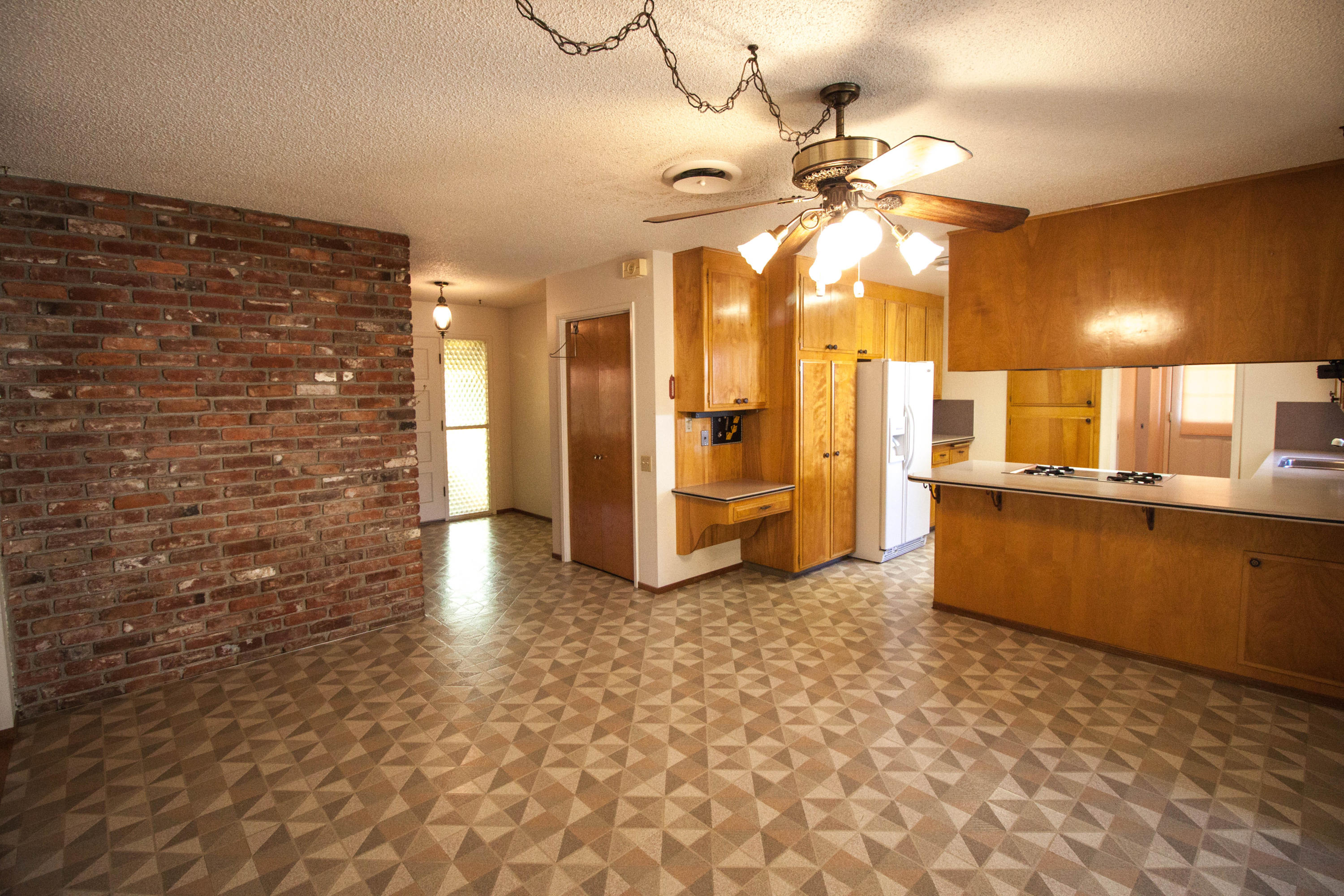 1144 Denton Way Redding, CA 96002 - Photo 5 of 18 Kitchen