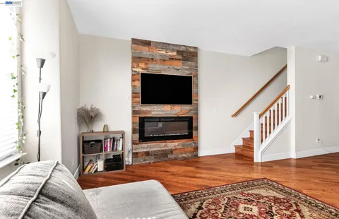 $709,000 | 6003 Old Quarry Loop, Oakland, CA 94605