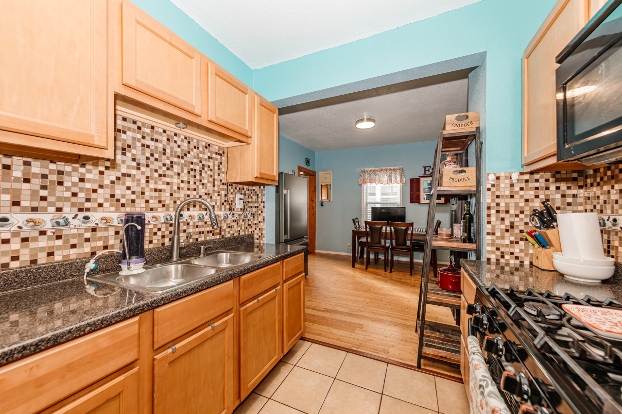 1946 South 76th Street West Allis, WI 53219 - Photo 9 of 31 Kitchen