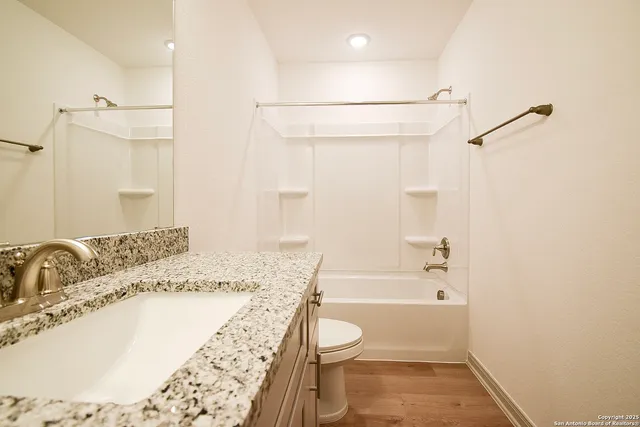 $1,850 | 10211 Tulipwood Run, Unit 102, San Antonio, TX 78252