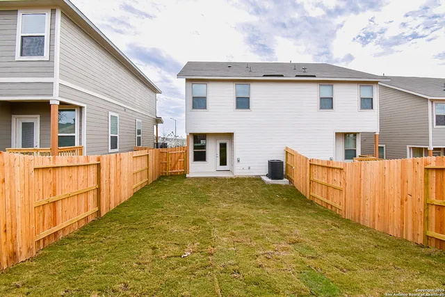 $1,850 | 10211 Tulipwood Run, Unit 102, San Antonio, TX 78252