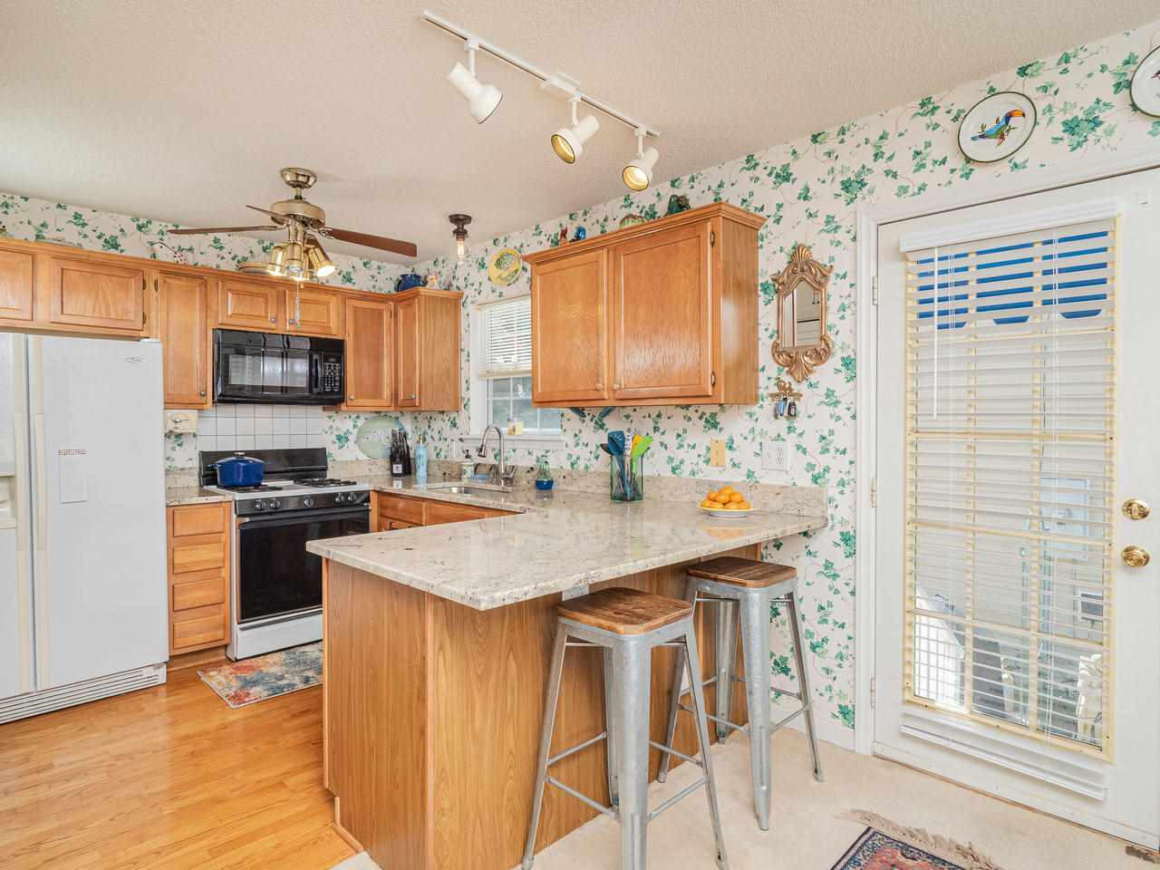 1064 Mills Street Raleigh, NC 27608 - Photo 7 of 24 Kitchen with Newer Granite