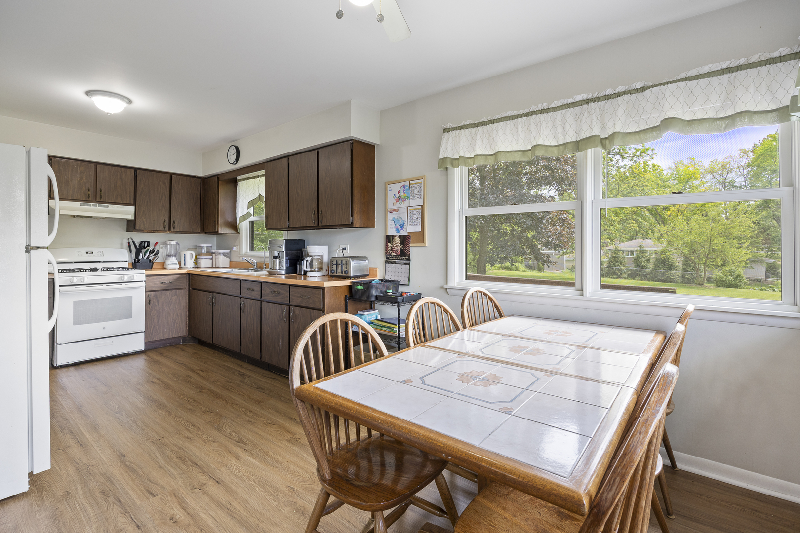 26W331 Geneva Road Wheaton, IL 60187 - Photo 12 of 23